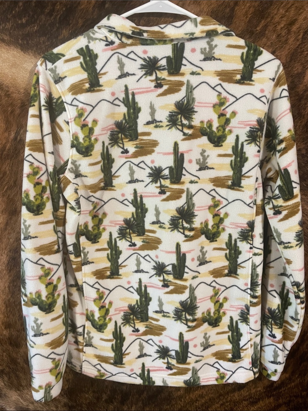 Ariat Cactus Print Half-Zip Fleece - Cream, Green & Pink - Picture 4 of 4
